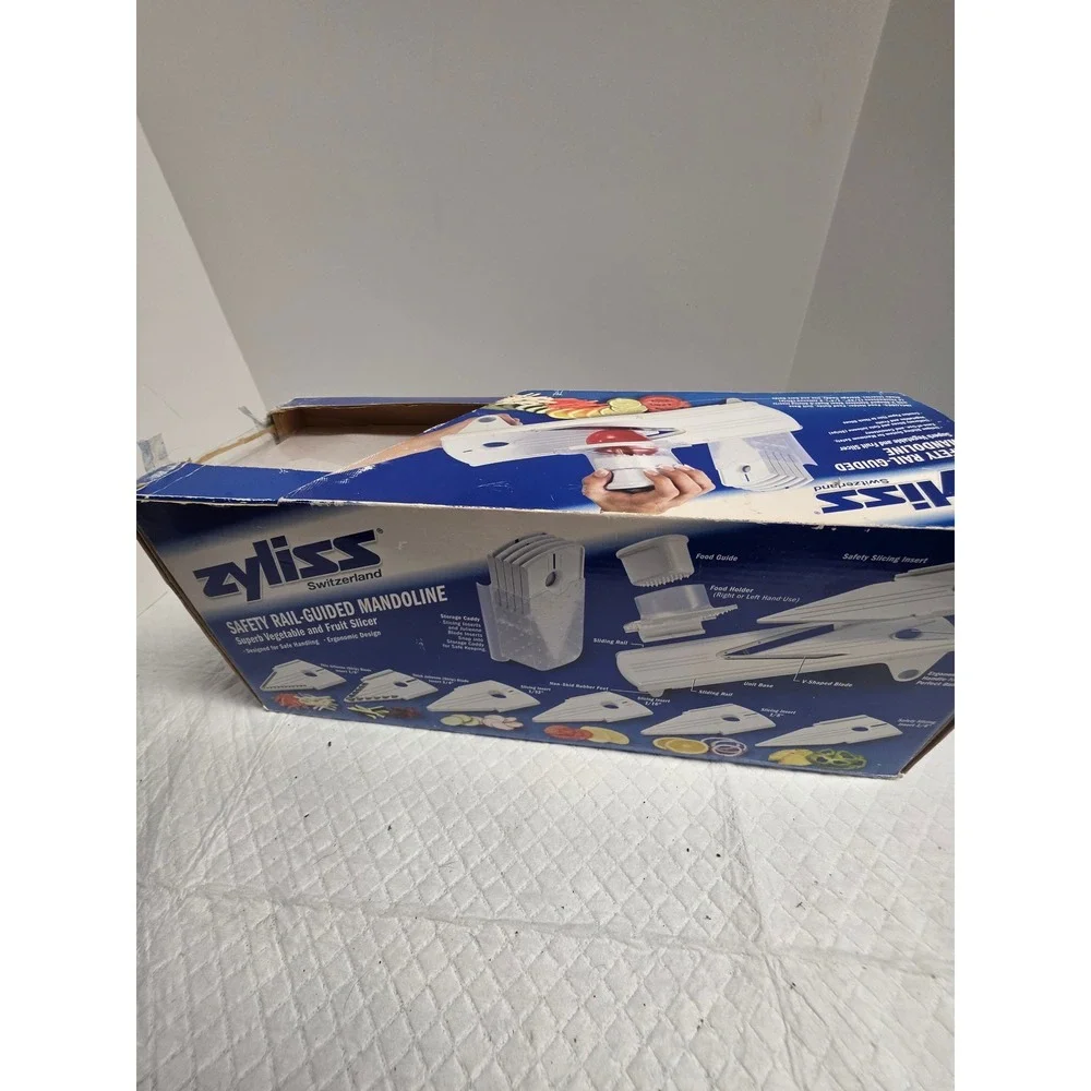 Zyliss‎ Safety Rail-Guided Mandoline Slicer V-Shaped Blade White Kitchen Tool